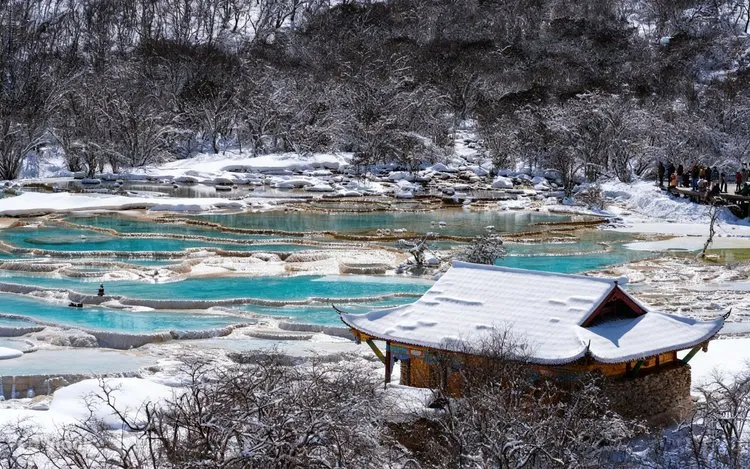 PAKEJ CHENGDU DUJIANGYAN JIUZHAIGOU CHINA 7H5M