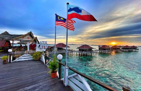 Resort atas air Lato-Lato di Semporna, Sabah